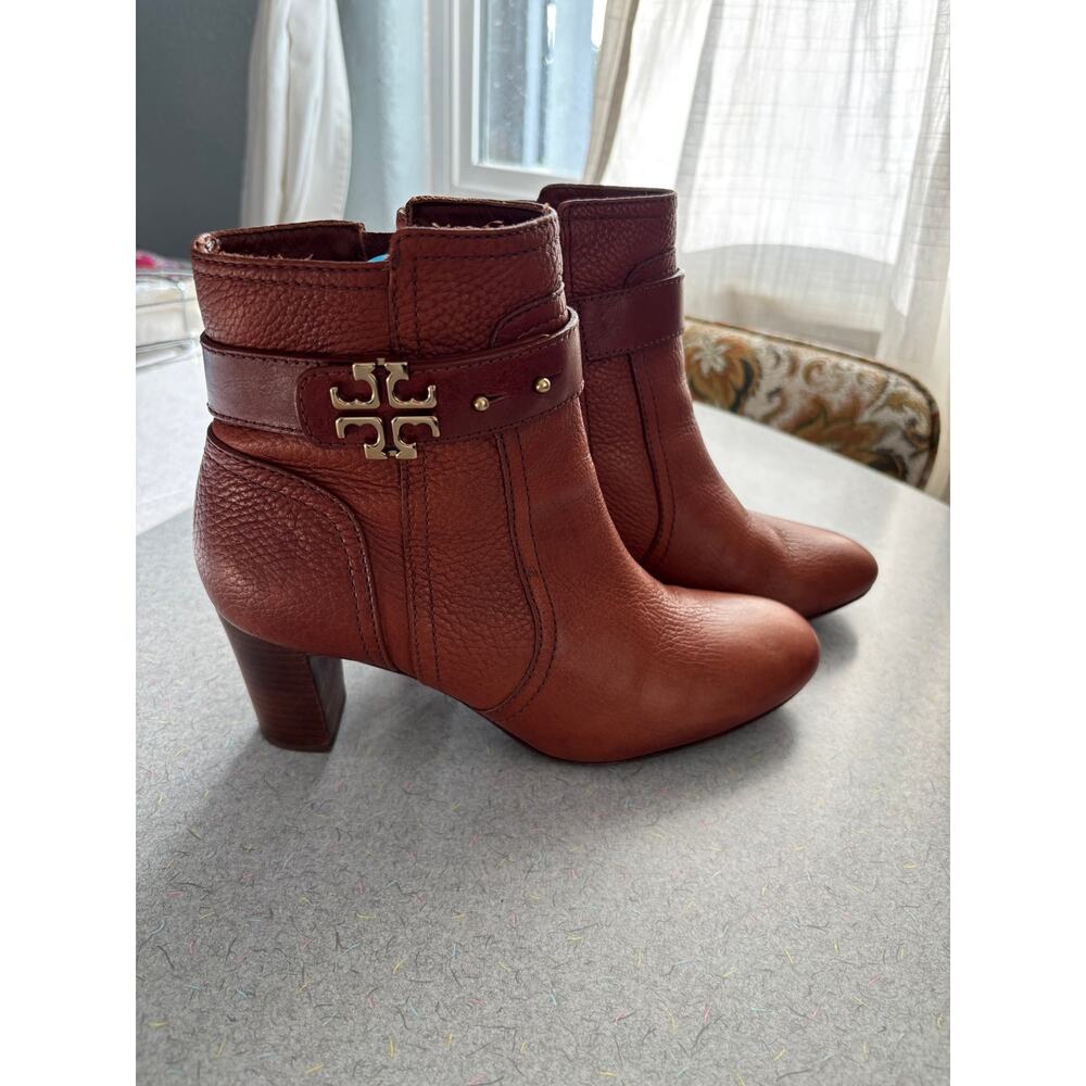 Pre-Loved Tory Burch Elina Logo Ankle Booties Size 8